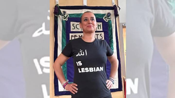 Marruecos detiene a una activista  LGTBIQ+ por mostrar una camiseta con la inscripción “Alá es lesbiana”