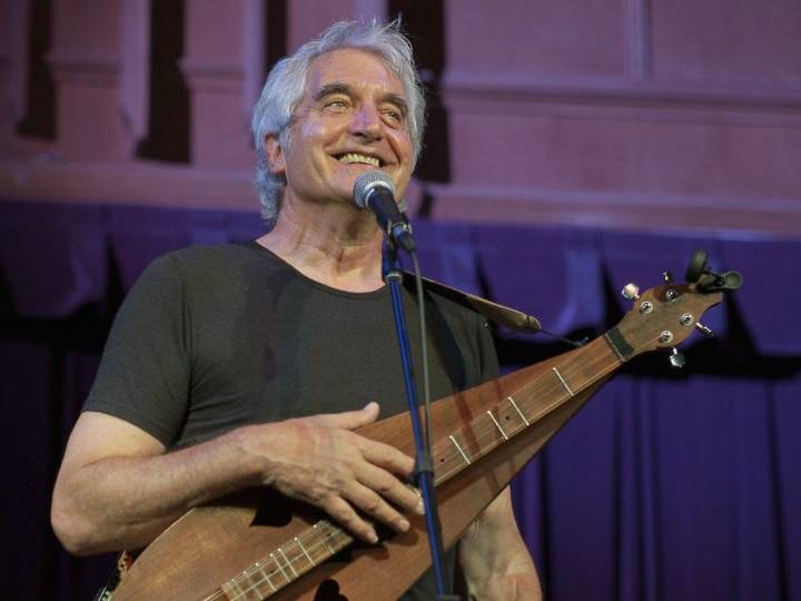 Beloved B.C. folk musician Rick Scott dead at age 77