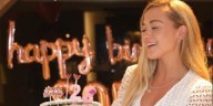 Sofía Calzetti celebró en Grecia su primer cumpleaños como mamá: paseo en yate, mar turquesa y la alegría de su hija