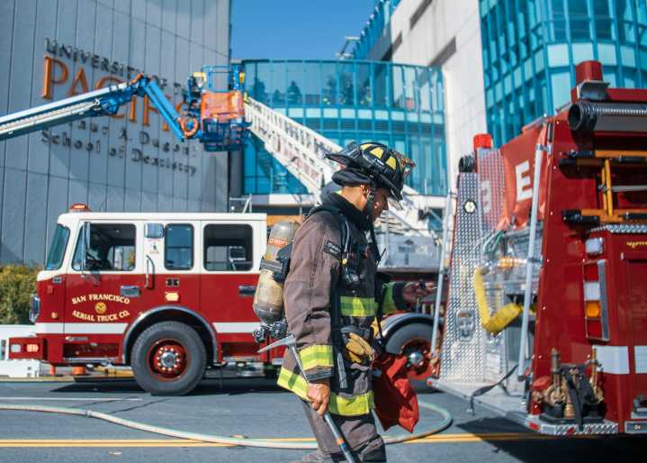 SFFD Makes Cliff Rescue At Sansome And Union Streets