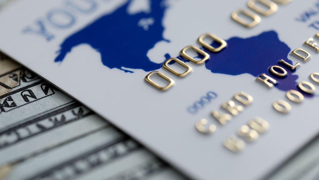 Dólar oficial y dólar tarjeta: banco por banco, a cuánto cotizan este jueves 7 de agosto