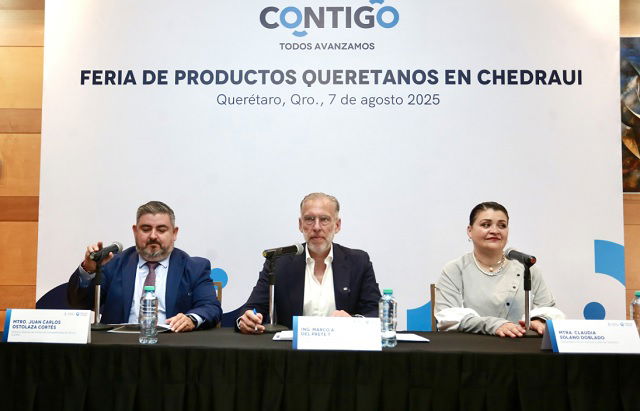 Lanza Marco Del Prete Feria de Productos Queretanos con Chedraui
