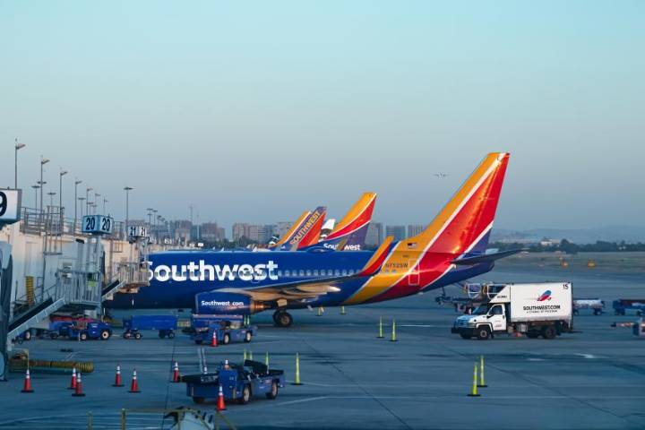 Southwest Airlines modifica la política en sus operaciones aéreas: pasajeros de talla grande deberán pagar asiento adicional y se eliminan beneficios históricos