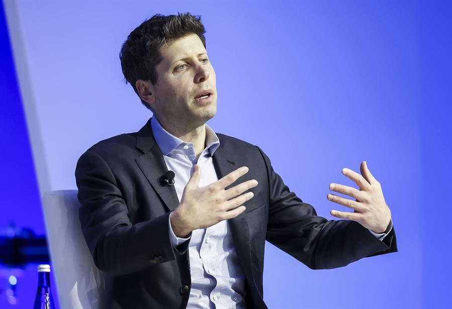 Demandan a OpenAI y a Sam Altman por papel de ChatGPT en suicidio de adolescente en California
