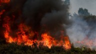 Arde el sur de Europa: los incendios forestales causaron tres muertos en España y hay miles de desplazados