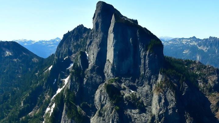 BASE jumper found dead on Mt. Baring