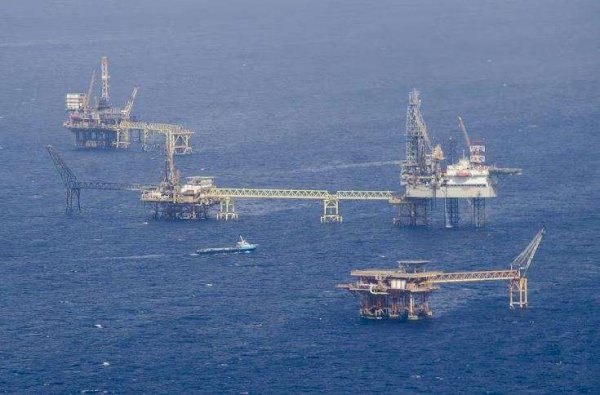 Se hunden planes de Sheinbaum para reflotar Pemex