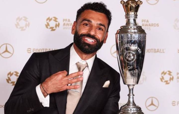 Mohamed Salah hace historia con su tercer premio PFA