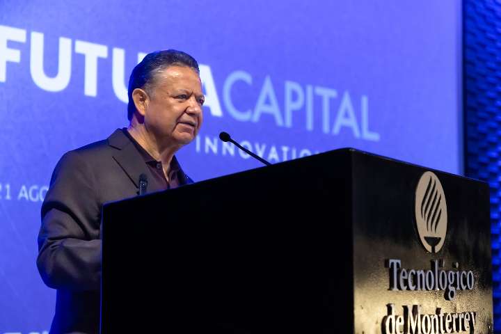 Julio Menchaca destaca inversión y educación en la apertura de Futura Capital 2025