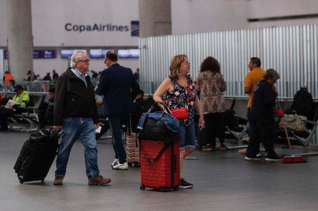 AICM reanuda su actividad tras fuertes lluvias de anoche