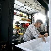 In heatwave, Romans turn to vintage snow cones to stay cool