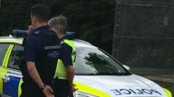 Helicóptero se estrella en isla al sur de Inglaterra; mueren tres personas y una más resulta lesionada