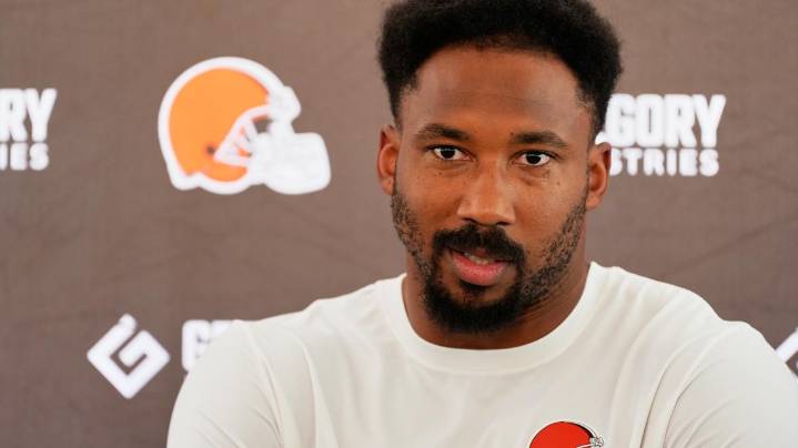 Browns All-Pro DE Myles Garrett ticketed after police say he drove 100 mph in Cleveland suburb