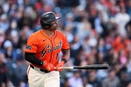 Devers conecta jonrón temprano y Gigantes blanquean 5-0 a Nacionales – Chicago Tribune