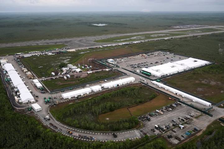 La diplomacia mexicana pone el foco en ‘Alligator Alcatraz’, donde hay 81 mexicanos detenidos