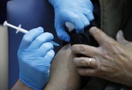 Despite federal shift, state health officials encourage COVID vaccines for pregnant women