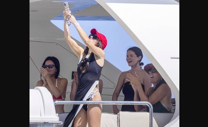 Selena Gomez celebra íntima despedida de soltera en yate en Los Cabos