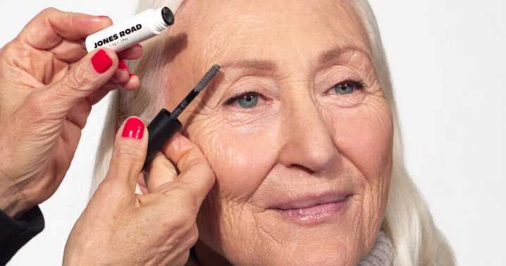 The £26 'miracle' buy that fills in overplucked eyebrow hair and covers greys