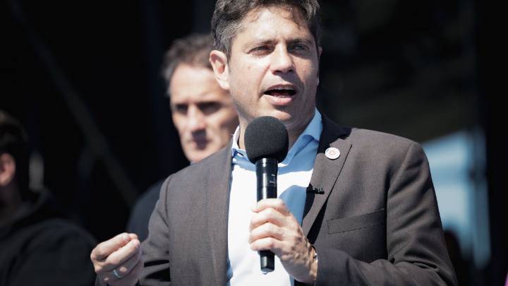 Axel Kicillof visitó Almirante Brown y apuntó contra Javier Milei: "Frenar la obra pública es inhumano"