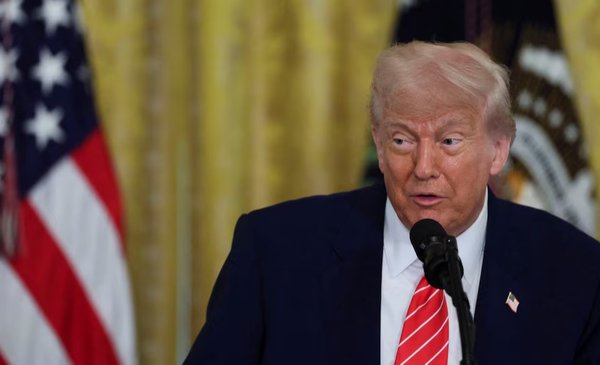 Trump desató una guerra comercial: impuso nuevos aranceles a 69 países y se hunden los mercados