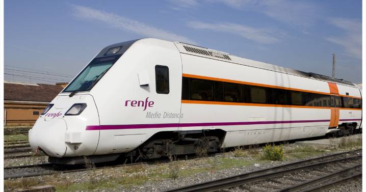Evacuadas 180 personas de un tren en Navarra por una avería en una catenaria