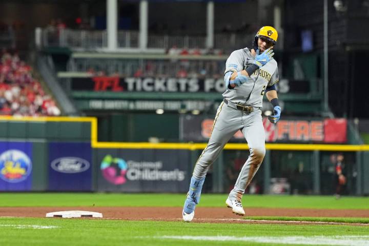 Brewers erase 7-run deficit, extend winning streak to 13 games