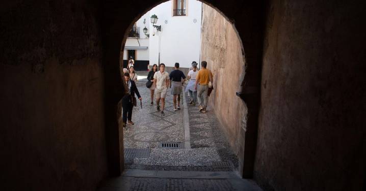 Una red de 17 cámaras medirá en tiempo real los flujos turísticos del Albaicín