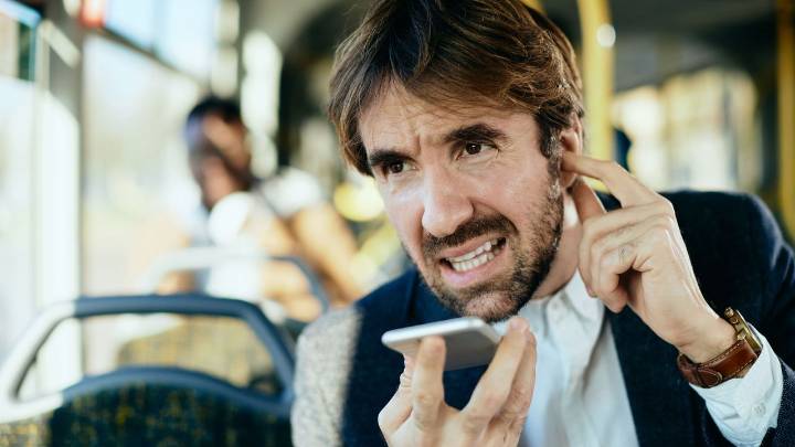 When It’s Acceptable to Be on Speakerphone in Public