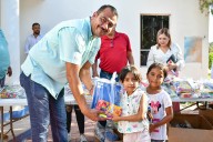 Entregan útiles escolares en la Villa de Nuevo Progreso