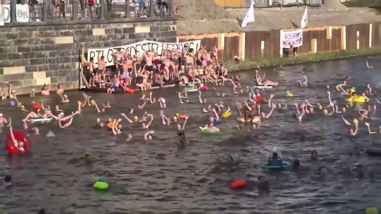 Hundreds of people protest against ban on swimming in Berlin