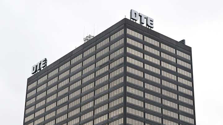 DTE, Consumers join AI race with bids to power Michigan data centers