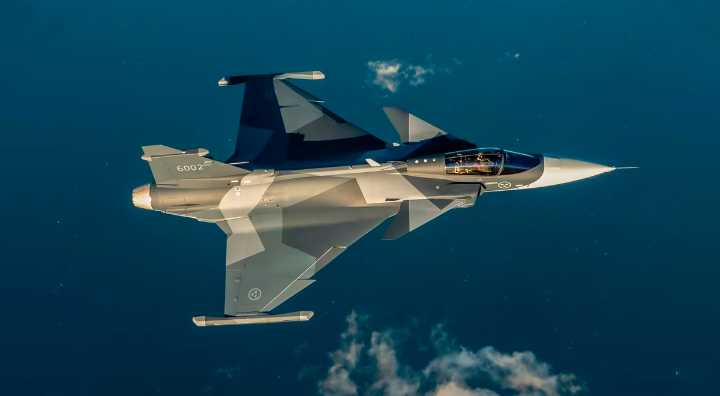 El país de Latinoamérica que confirmó una monumental compra de aviones de combate: no es Chile, ni Argentina