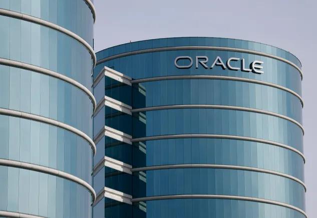 Oracle launches AI-backed EHR
