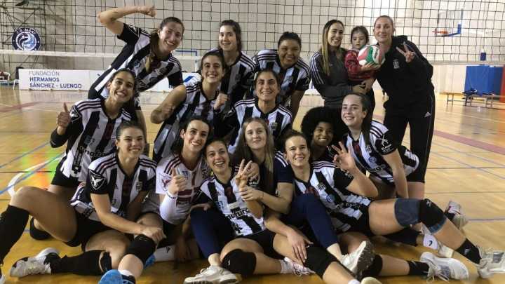 Deportes | El Algar Surmenor, tras fichar al técnico argentino Riganti, renueva a seis jugadoras