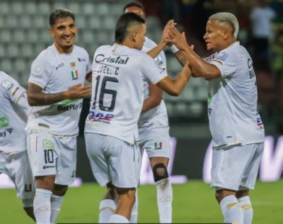 1-0. Once Caldas toma ventaja con un gol de Dayro Moreno ante el argentino Huracán
