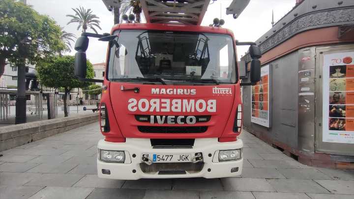 Mueren dos personas en un incendio dentro de una fábrica de aceite en Pinos Puente