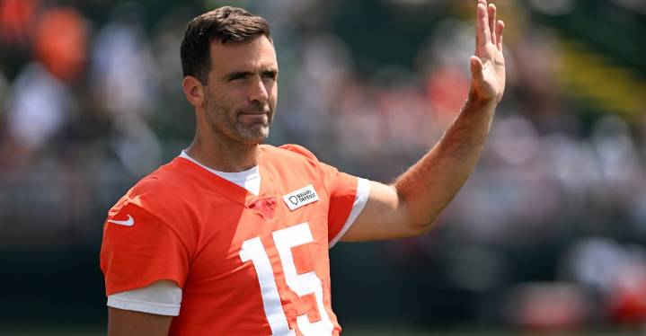 Daily Dawg Chow 8/19: Browns news, Joe Flacco officially named starter, more