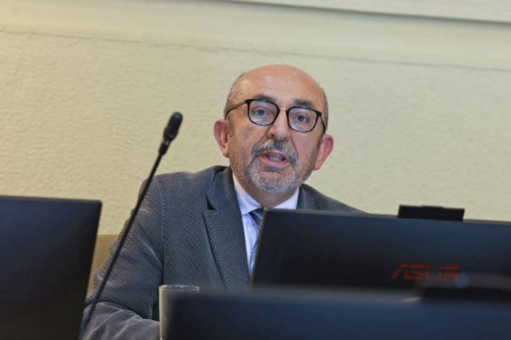 Investigarán fallida tramitación de proyecto contra el aborto en que diputado Romero acusa mal uso de su firma