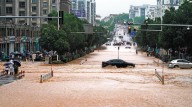 Suroeste de Japón sigue bajo alerta máxima por severas lluvias