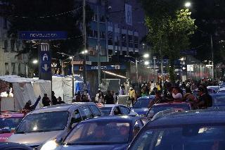 Corto circuito en Línea 2 del Metro provoca suspensión de servicio y evacuaciones