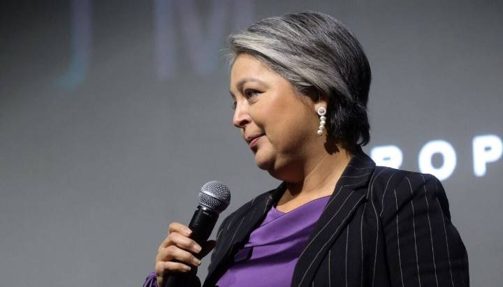 Jeannette Jara sobre posible salida de Esteban Valenzuela de su cargo: "Es una decisión del Presidente"
