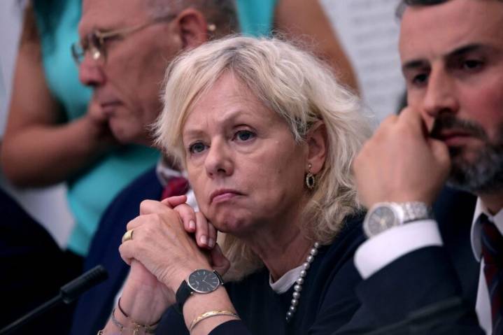Israel’s government votes to dismiss country’s attorney general
