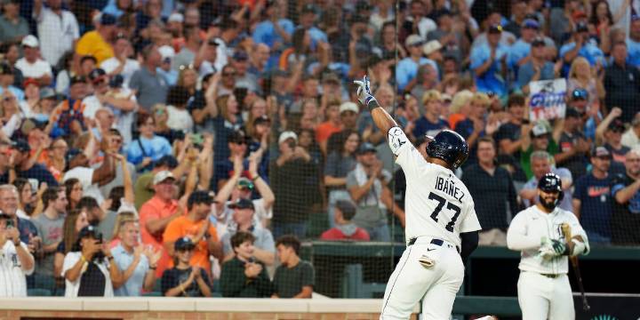 Spencer Torkelson homers to help the Tigers beat the Royals 4
