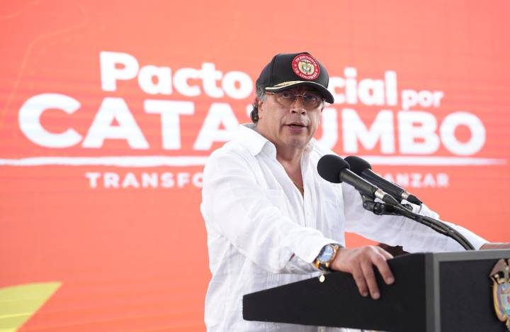 Petro ordenó militarizar la frontera con Venezuela en Catatumbo por arribo de buques de guerra de Estados Unidos: “Tenemos 25.000 soldados”