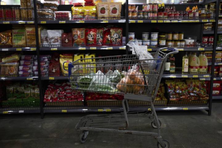 18 ways to save money on groceries