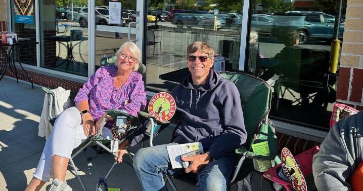 Chicken Salad Chick opening draws large crowd