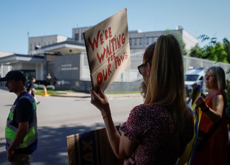 In Kyiv, disheartened Ukrainians wary ahead of Trump