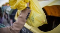 Un jubilado se equivoca al reciclar, recibe una multa pero prefiere cumplir prisión: “Tiempo me sobra”