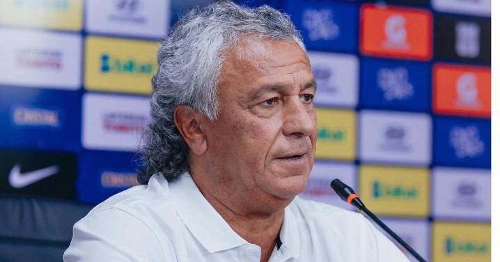 Néstor Gorosito pidió sanciones ejemplares para Independiente y U. de Chile: "Si podemos pasar directo a semis, mejor"