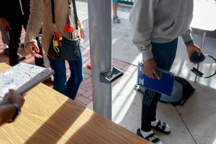 Fairfax Co. adds weapons detection screenings at school board meetings
